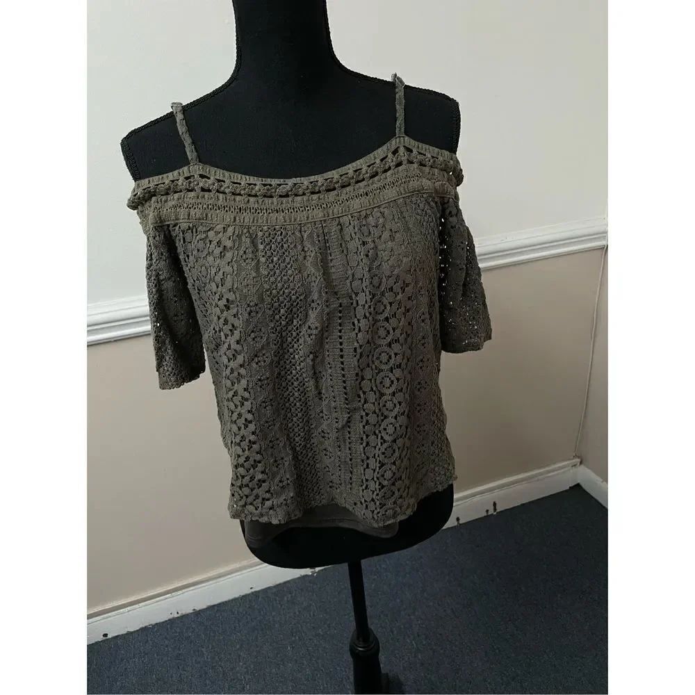 By & By Army Green Cold Shoulder Lace Blouse Size Small